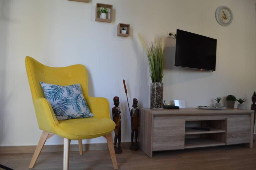 Marieli Apartment Perama  Экстерьер фото