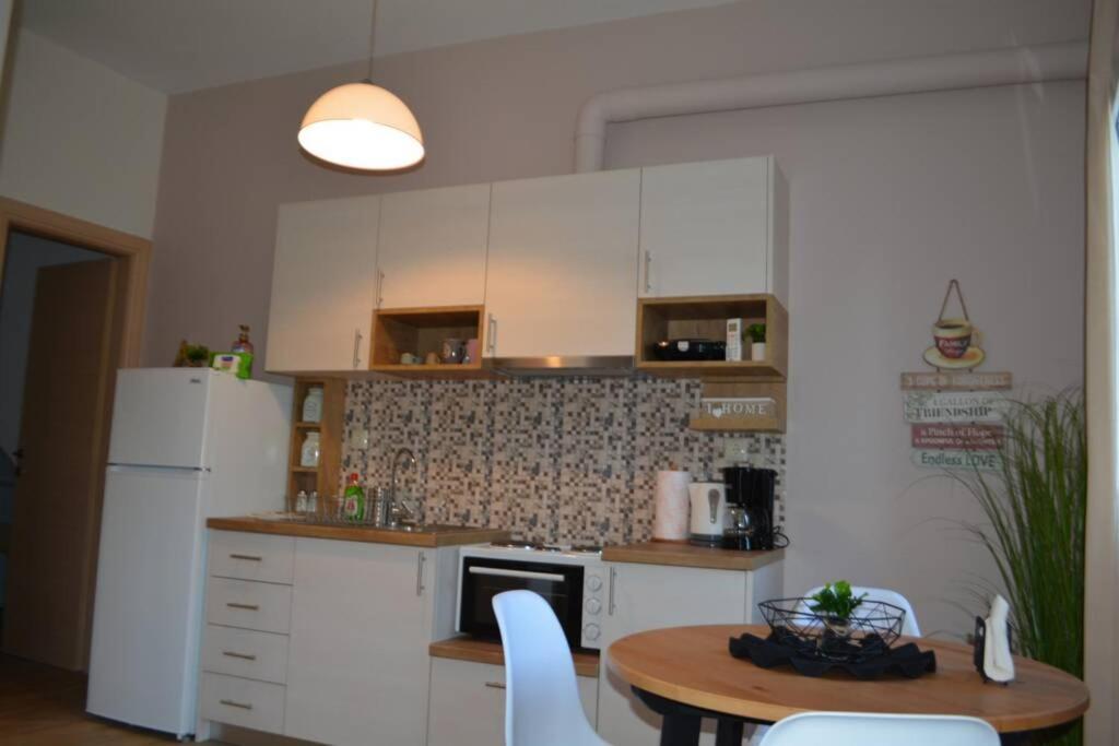 Marieli Apartment Perama  Экстерьер фото